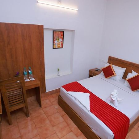 Malavikas Black Beach Resort Варкала Экстерьер фото