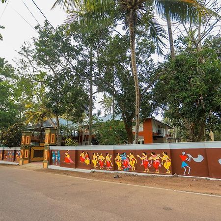 Malavikas Black Beach Resort Варкала Экстерьер фото