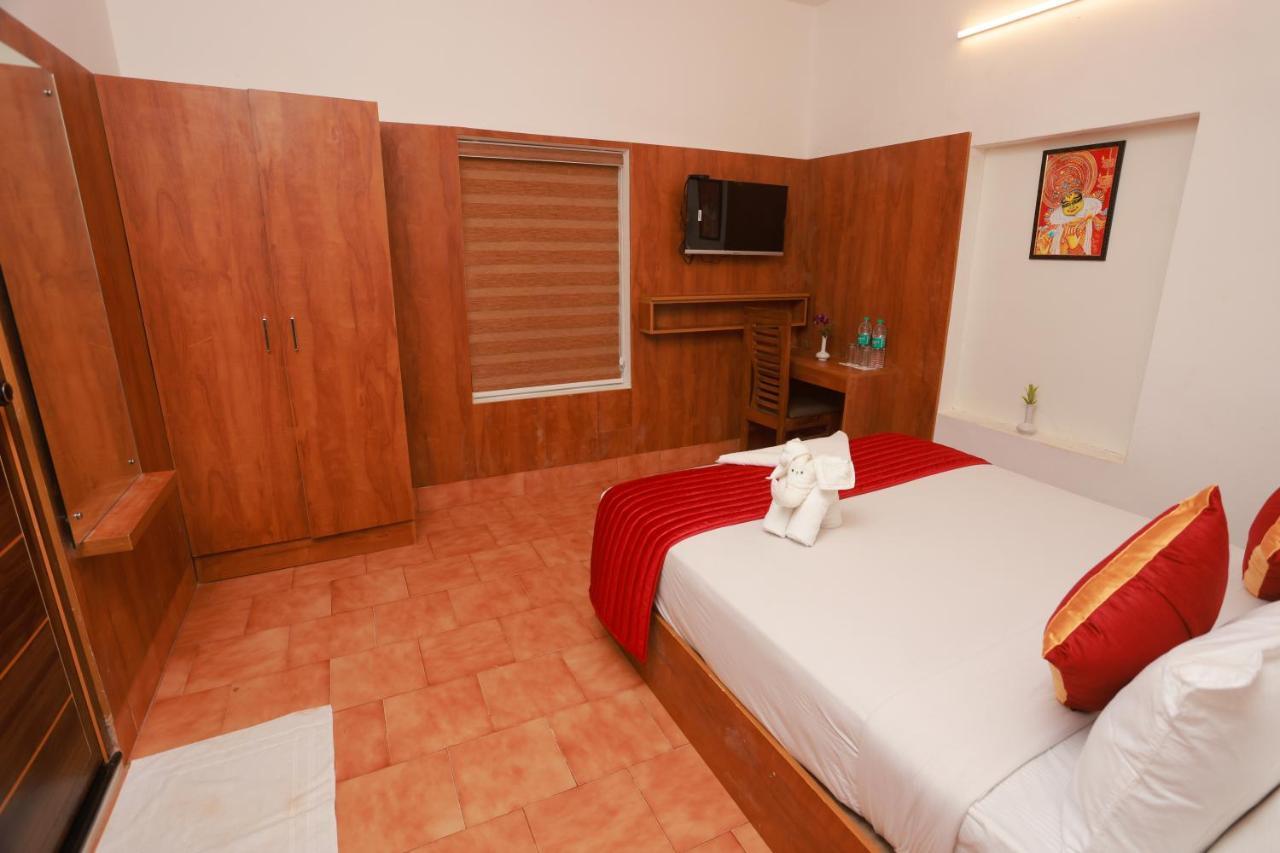 Malavikas Black Beach Resort Варкала Экстерьер фото