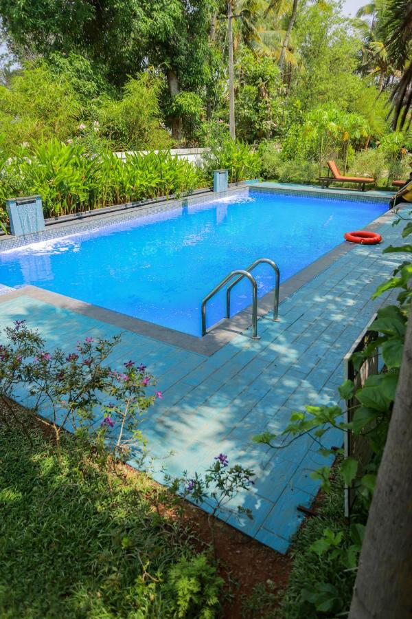 Malavikas Black Beach Resort Варкала Экстерьер фото