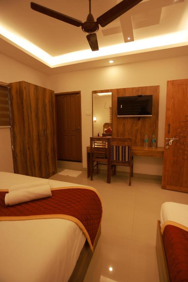 Malavikas Black Beach Resort Варкала Экстерьер фото