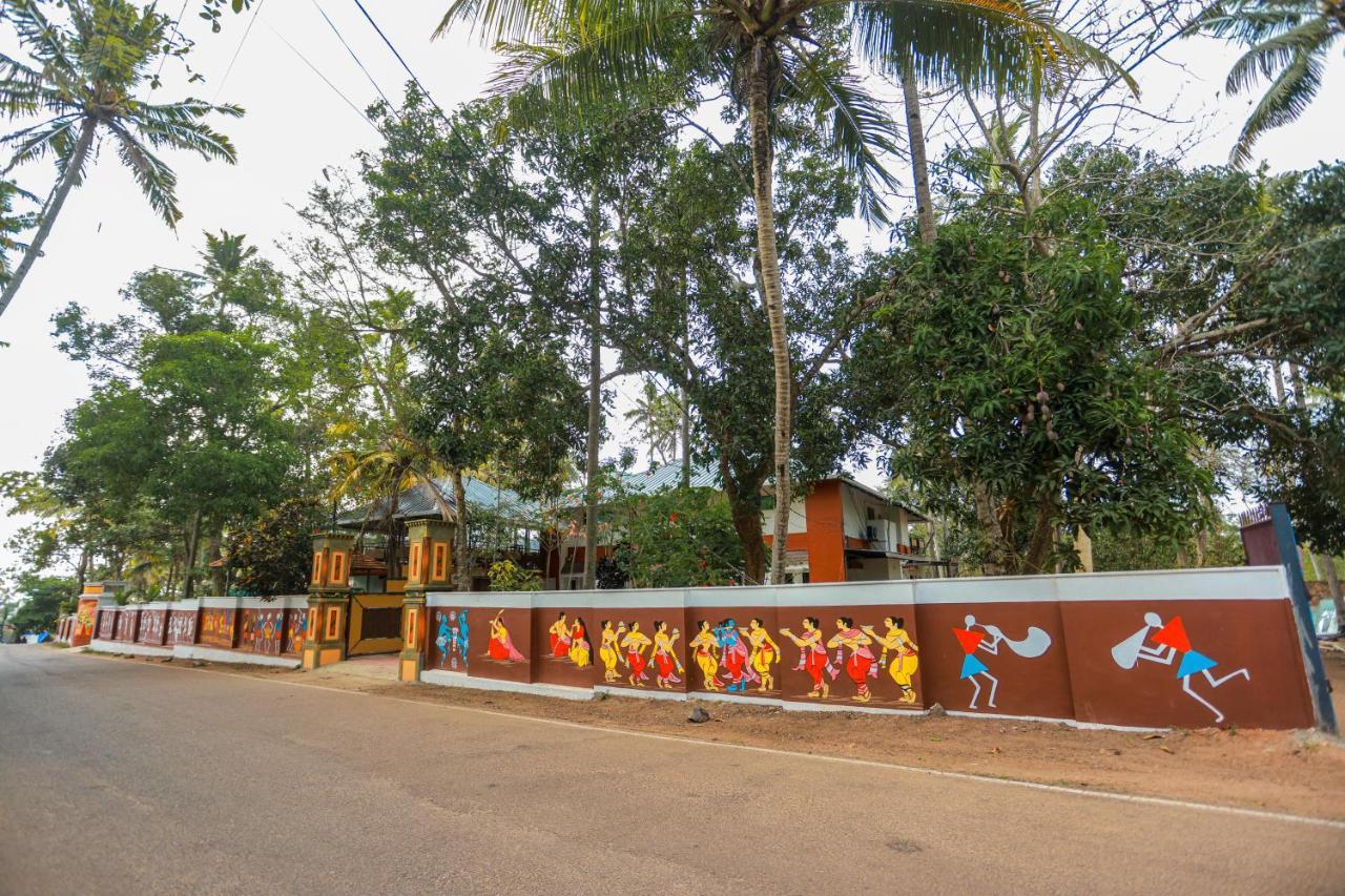 Malavikas Black Beach Resort Варкала Экстерьер фото